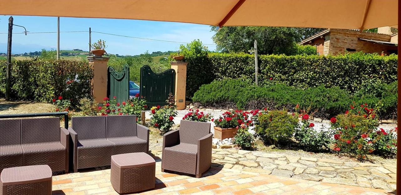 Agriturismo Fiore Di Campo Фермо Екстериор снимка