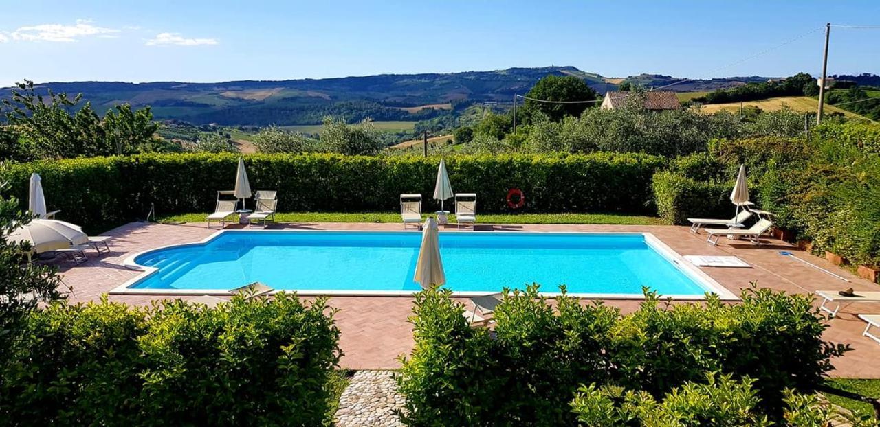 Agriturismo Fiore Di Campo Фермо Екстериор снимка