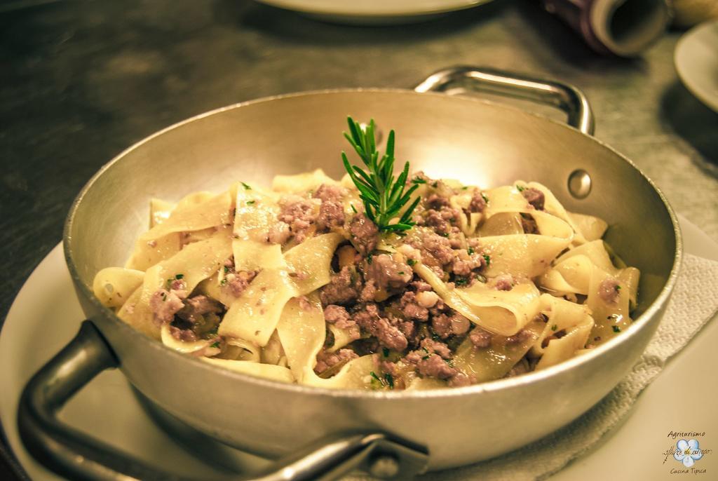 Agriturismo Fiore Di Campo Фермо Екстериор снимка