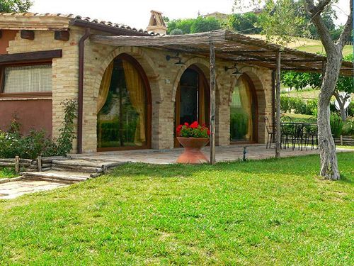 Agriturismo Fiore Di Campo Фермо Екстериор снимка